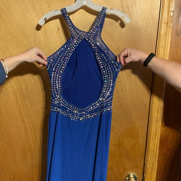 PROM DRESS - Picture 7 of 8